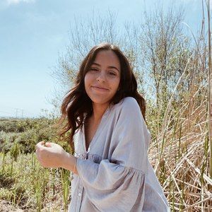 Meet your Posher, Claudia